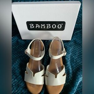 🌸White Bamboo Strap Sandals in box. New! 4 sizes available.
